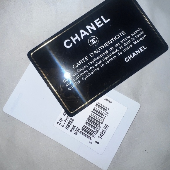 CHANEL iPhone 12/pro case - Picture 6 of 6